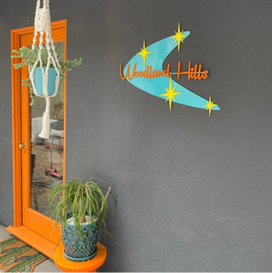 woodland hills boomerang sign